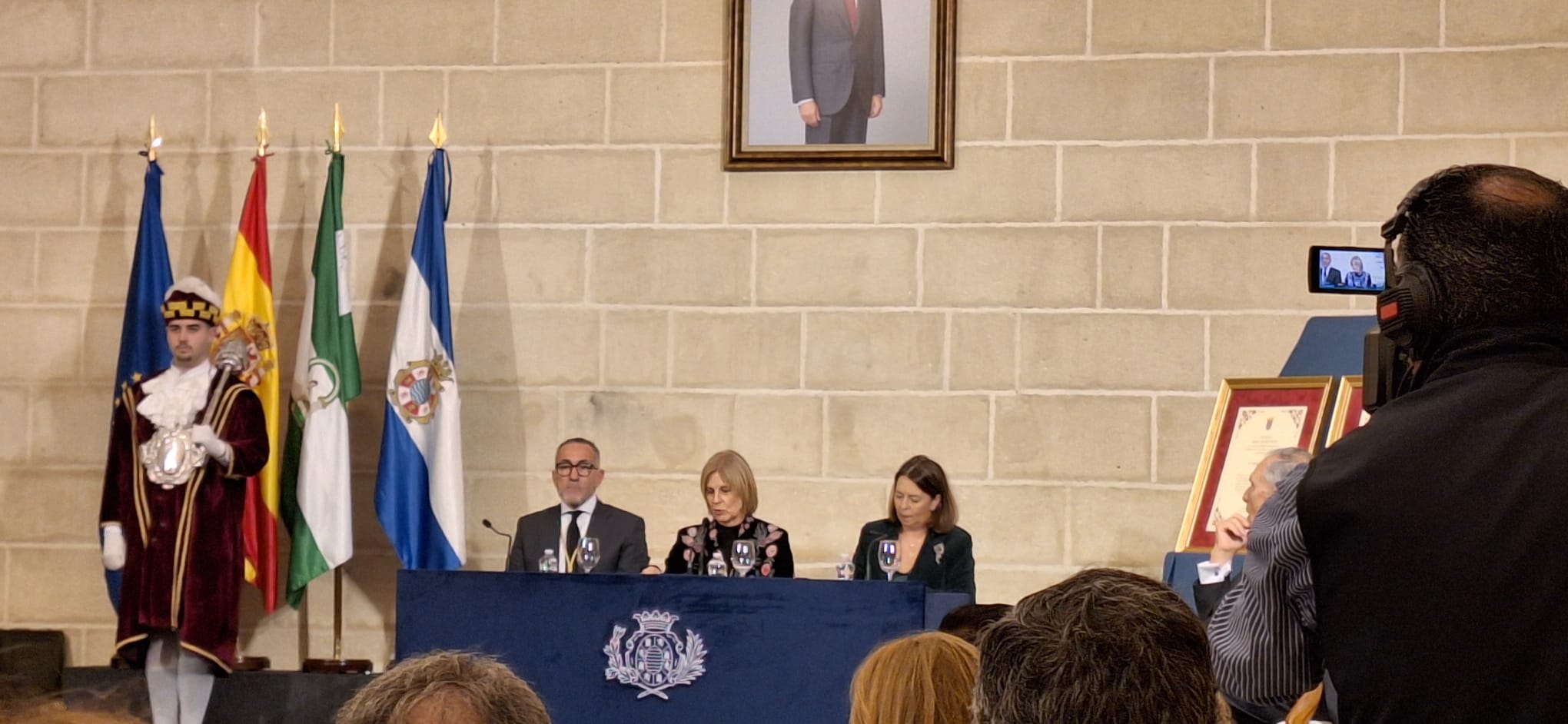 Asistencia al Pleno Solemne de entrega del título de Hijo Adoptivo de Jerez