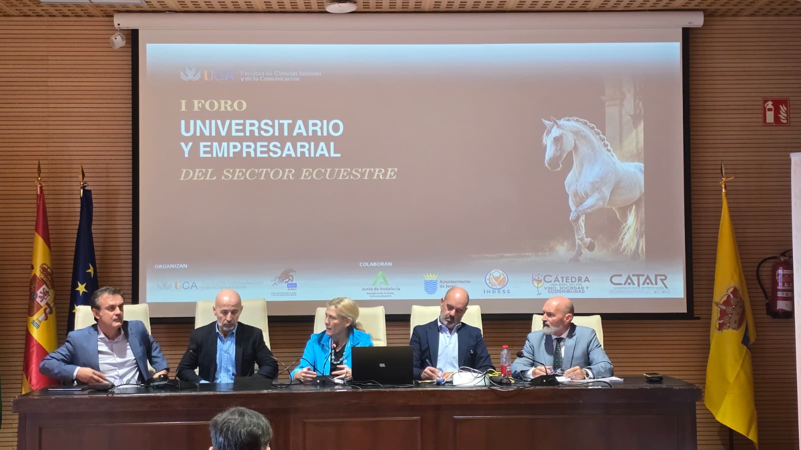 PARTICIPACIÓN EN LA MESA REDONDA DEL I FORO UNIVERSITARIO Y EMPRESARIAL DEL SECTOR ECUESTRE