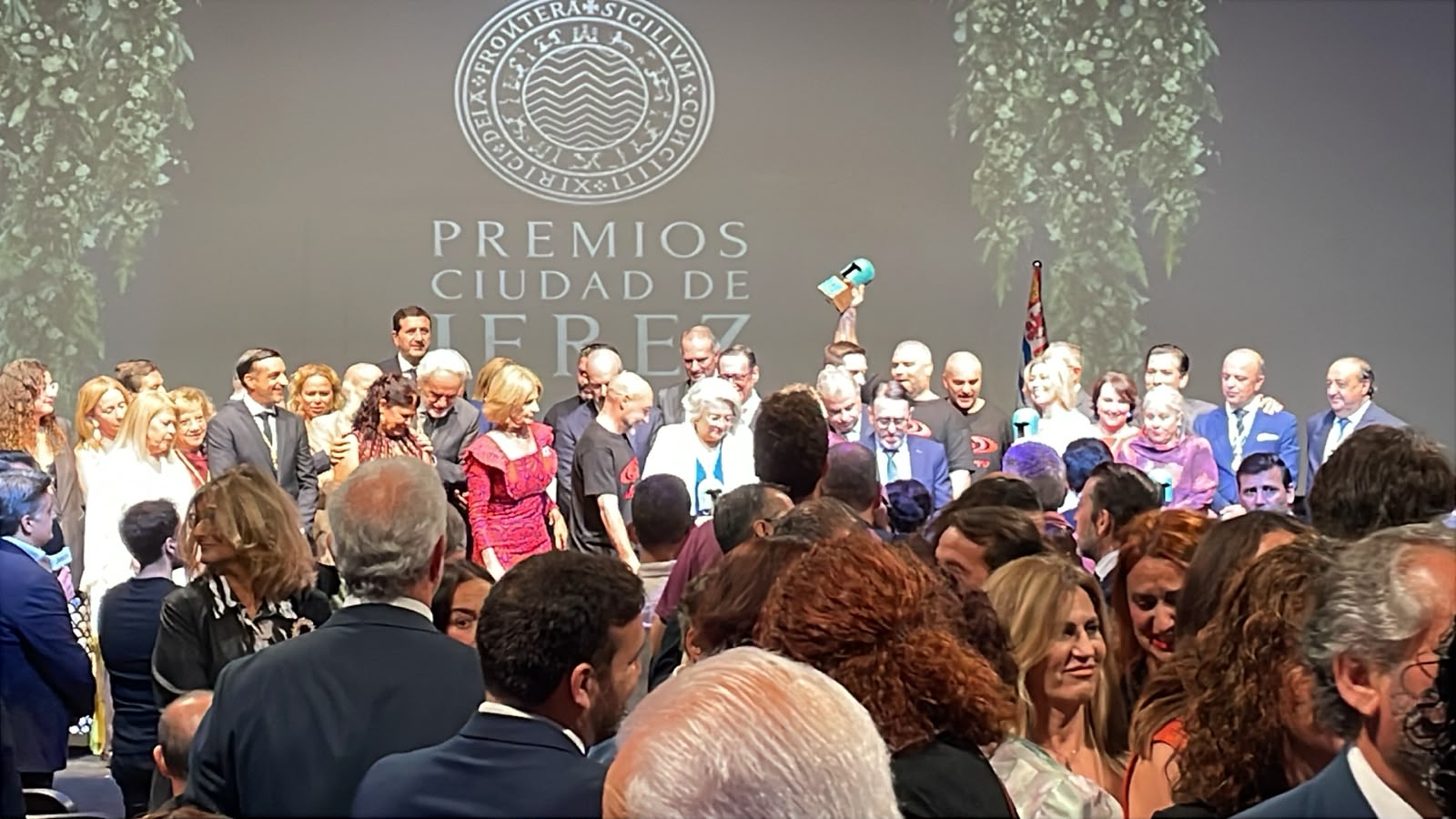ASISTENCIA A LA ENTREGA DE PREMIOS CIUDAD DE JEREZ